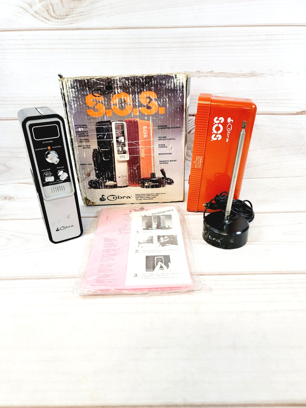 Vintage 1986 Cobra Model 39 LTD SOS Emergency 40 Channel 2-way Radio Tested READ
